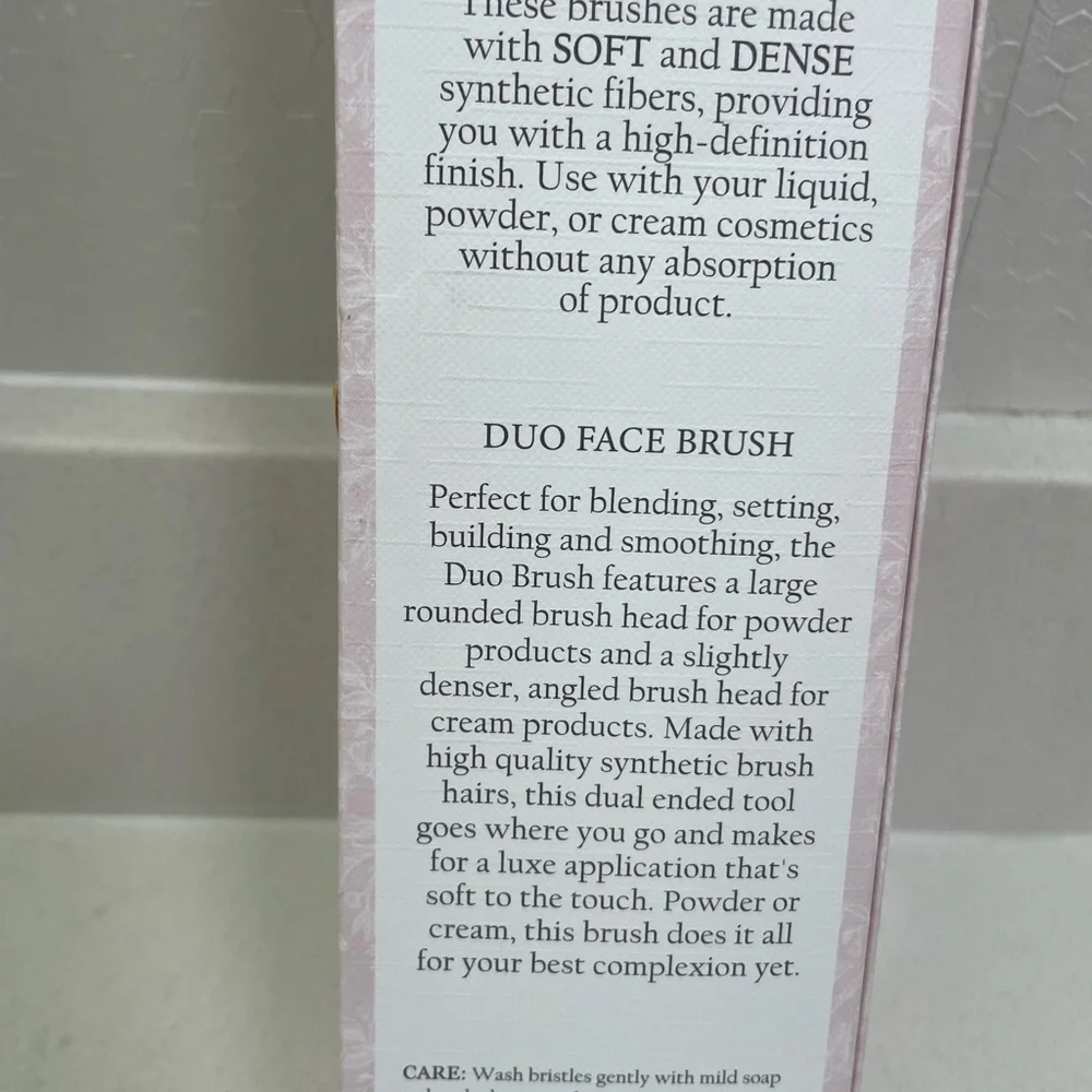 Vince Camuto Luxury Beauty Collection Duo Face Brush, Rose‎ Gold Handle, NIB